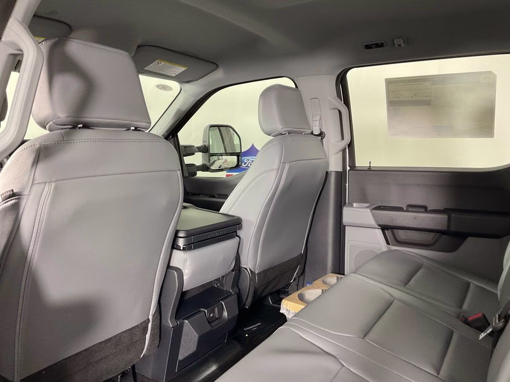2026 Oxford White Ford Super Duty F-350 SRW XL 4X4 Truck