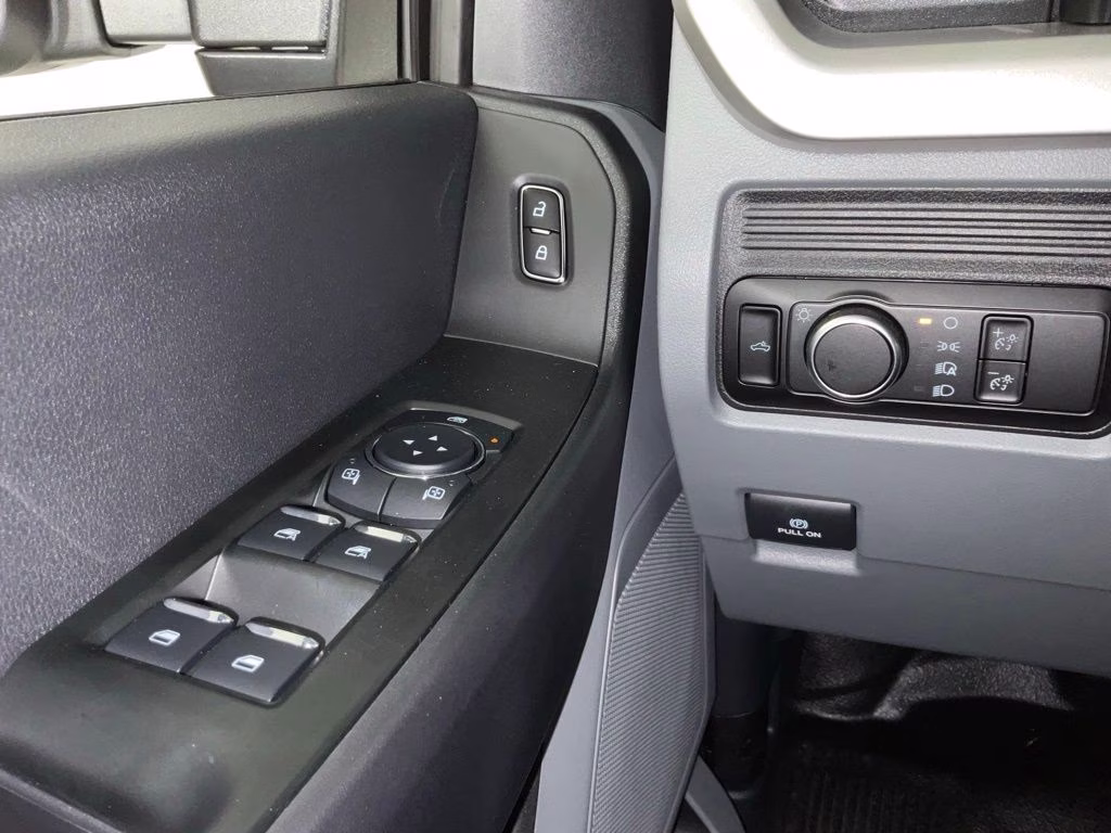 2026 Oxford White Ford Super Duty F-350 SRW XL 4X4 Truck