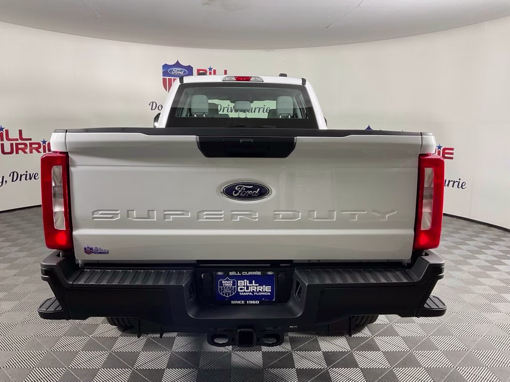 2026 Oxford White Ford Super Duty F-350 SRW XL 4X4 Truck