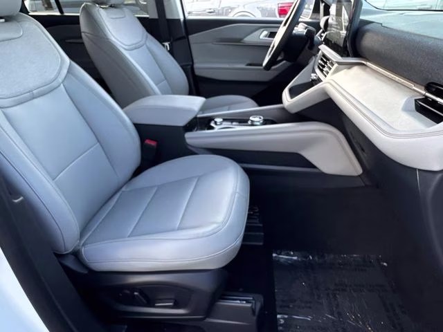 2026 White Metallic Ford Explorer Active RWD SUV