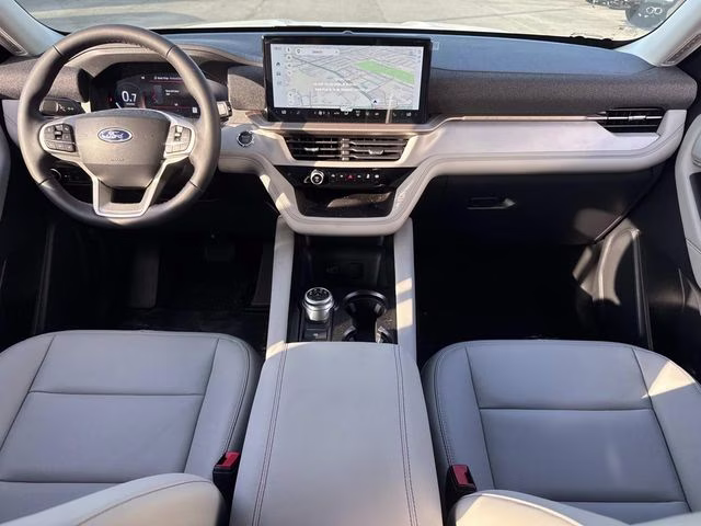 2026 White Metallic Ford Explorer Active RWD SUV