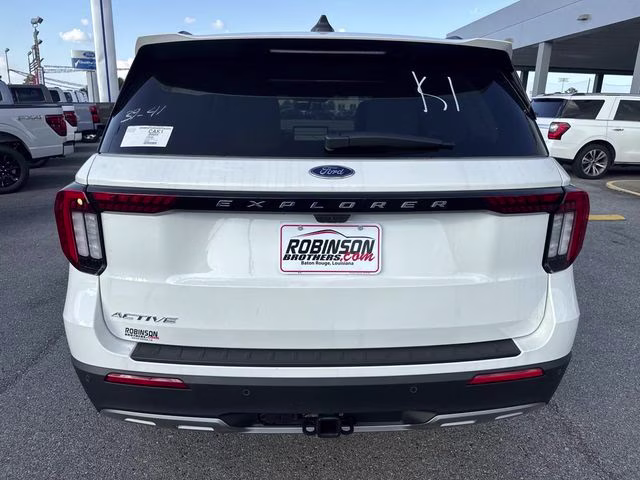 2026 White Metallic Ford Explorer Active RWD SUV