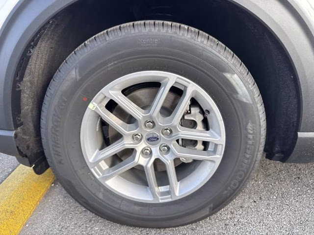 2026 White Metallic Ford Explorer Active RWD SUV