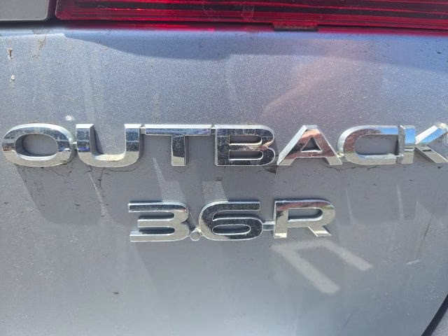 2017 Ice Silver Metallic Subaru Outback 3.6R AWD SUV