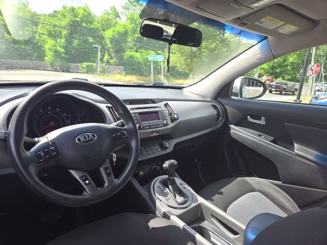 2016 Bright Silver Kia Sportage LX AWD SUV