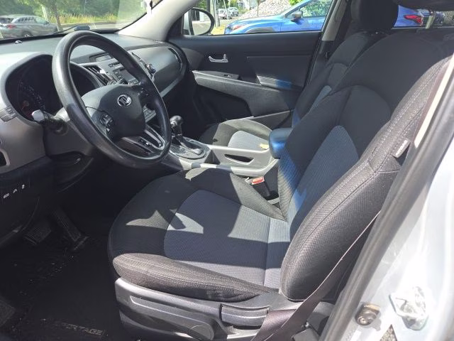 2016 Bright Silver Kia Sportage LX AWD SUV