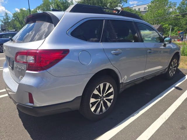 2017 Ice Silver Metallic Subaru Outback 3.6R AWD SUV