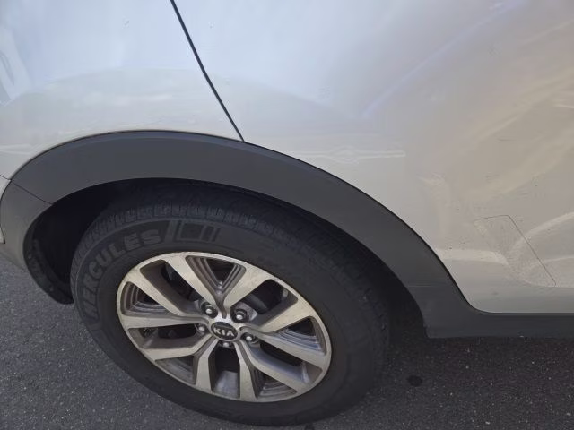 2016 Bright Silver Kia Sportage LX AWD SUV