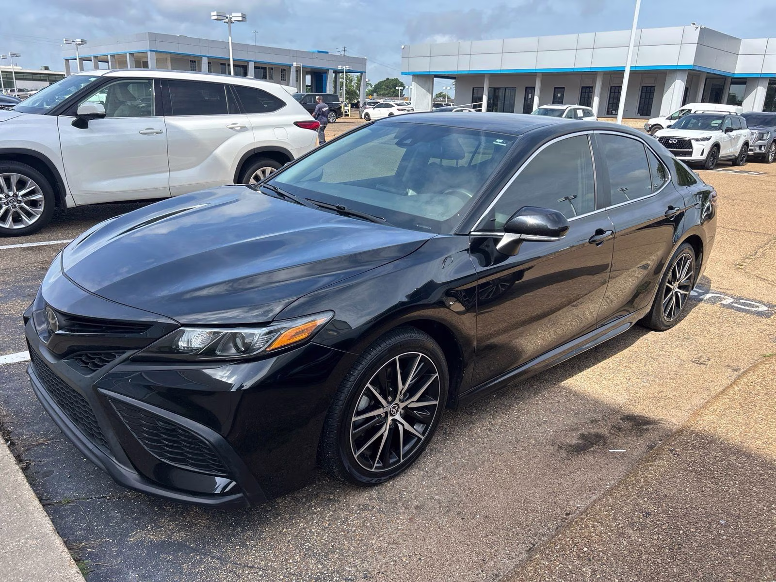2023 Midnight Black Metallic Toyota Camry SE FWD Sedan
