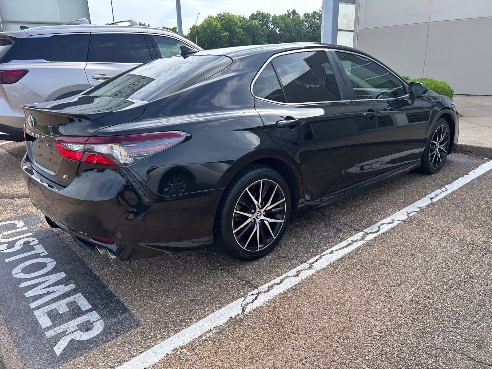 2023 Midnight Black Metallic Toyota Camry SE FWD Sedan