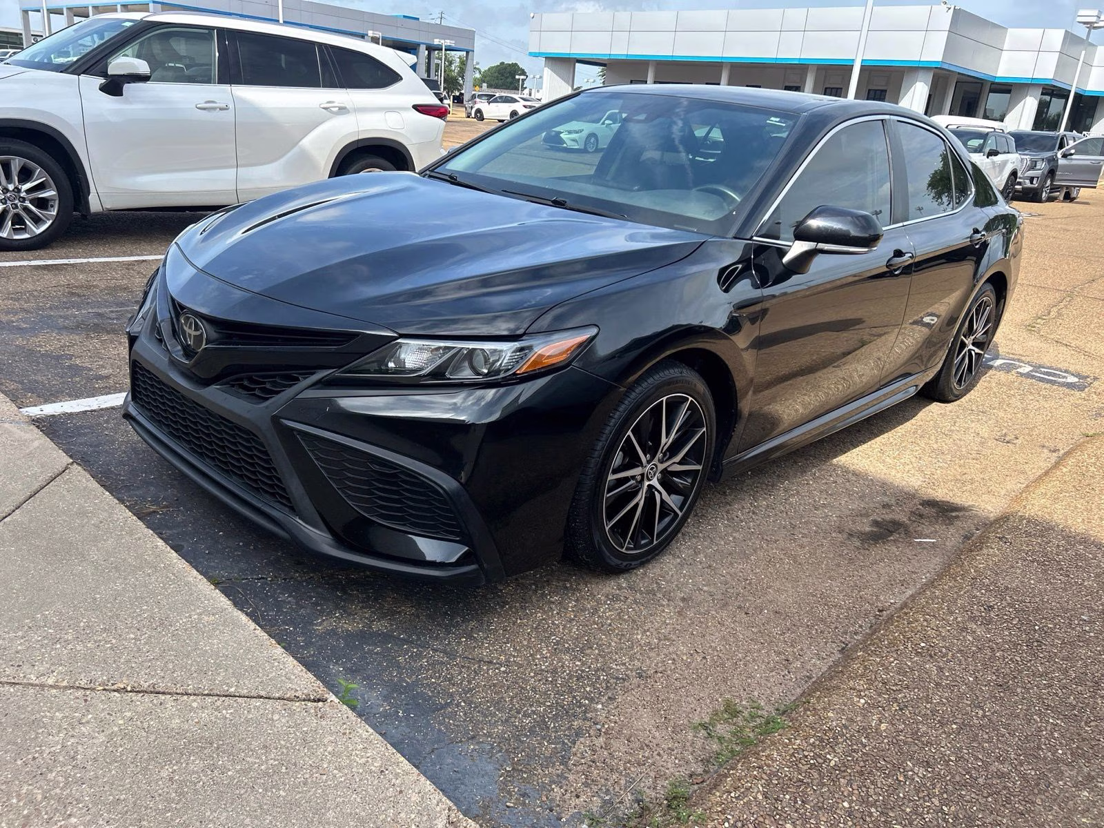 2023 Midnight Black Metallic Toyota Camry SE FWD Sedan