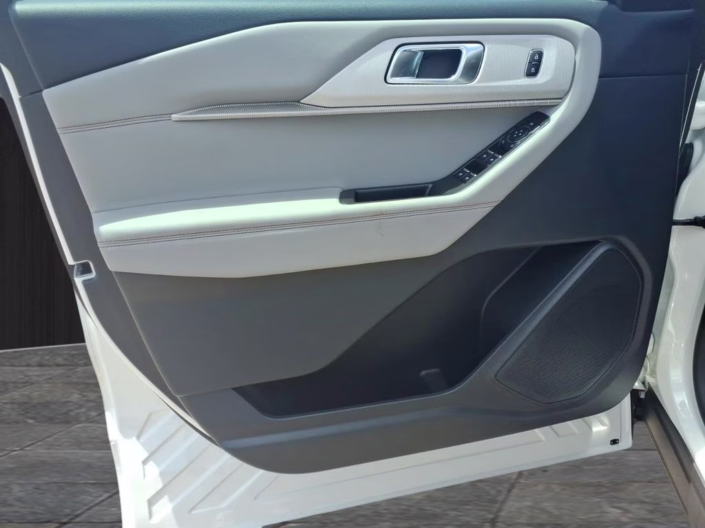 2026 Star White Metallic Tri-Coat Ford Explorer Active w/200A Pkg RWD SUV