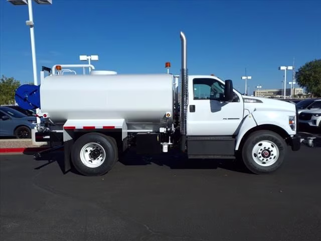 2025 Oxford White Ford F-750SD Base RWD Truck