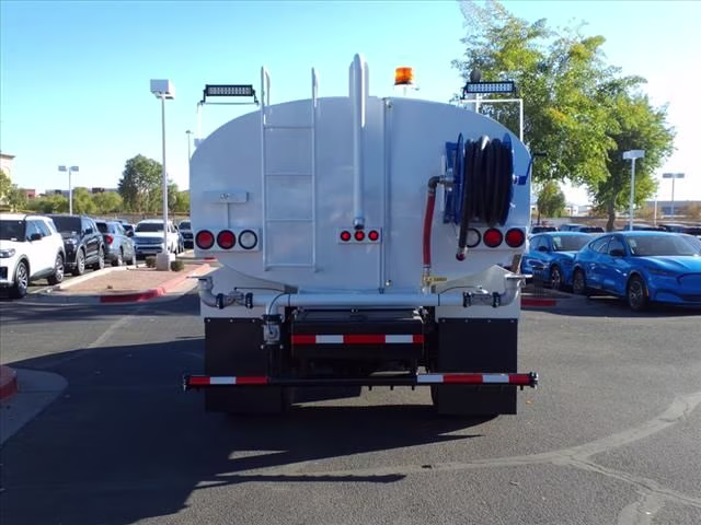 2025 Oxford White Ford F-750SD Base RWD Truck
