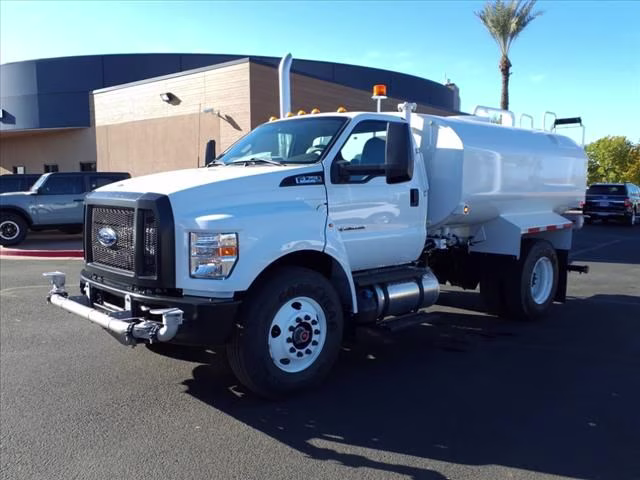 2025 Oxford White Ford F-750SD Base RWD Truck