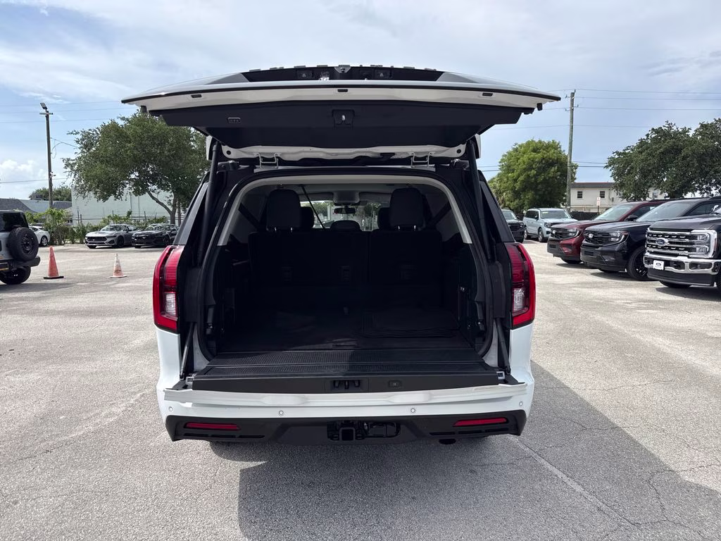 2025 Oxford White Ford Expedition Max Active RWD SUV