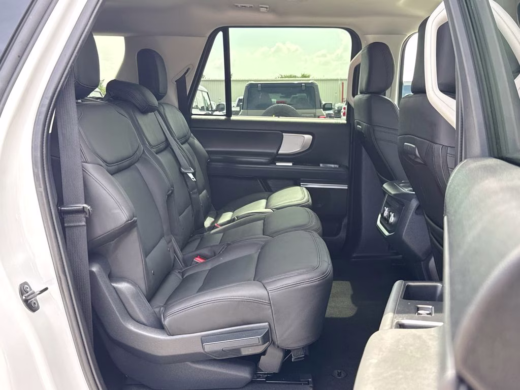 2025 Oxford White Ford Expedition Max Active RWD SUV