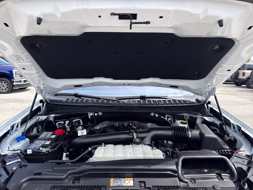 2025 Oxford White Ford Expedition Max Active RWD SUV
