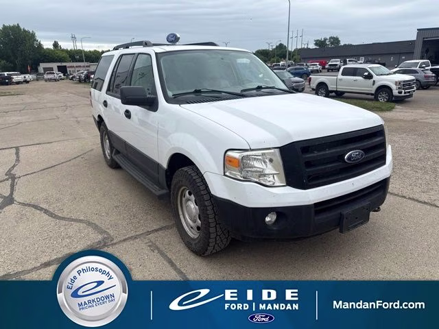 2010 White Ford Expedition SSV 4X4 SUV
