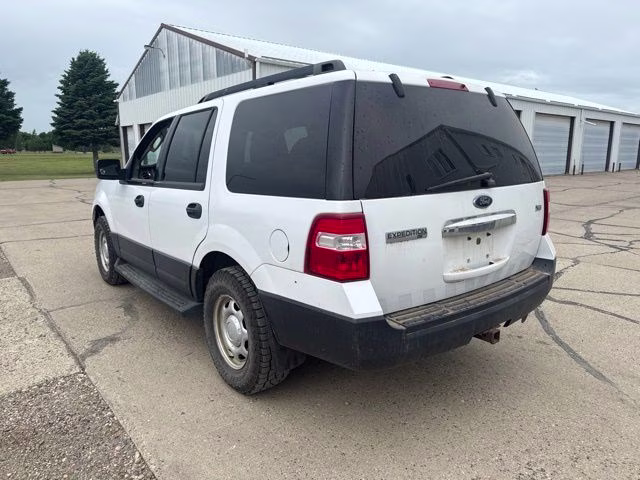 2010 White Ford Expedition SSV 4X4 SUV