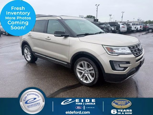2017 White Gold Metallic Ford Explorer XLT 4X4 SUV