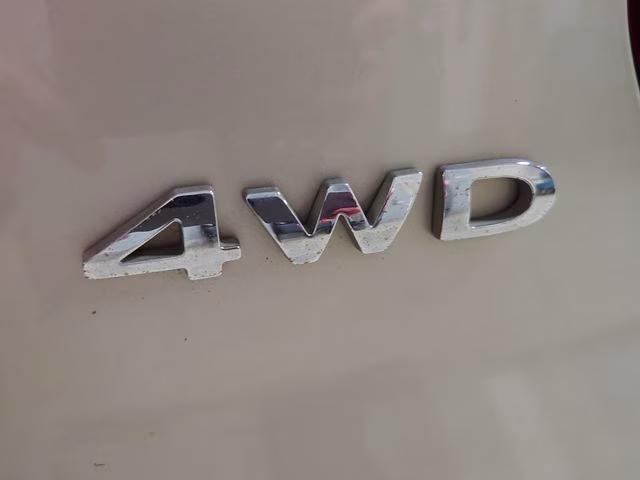 2017 White Gold Metallic Ford Explorer XLT 4X4 SUV