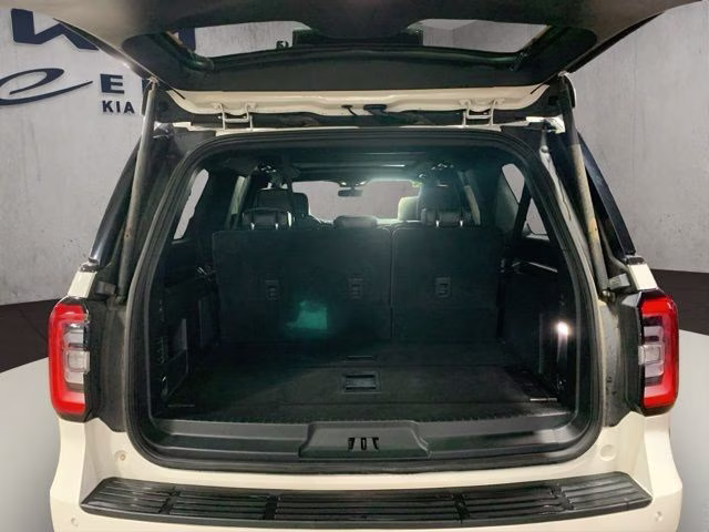 2024 White Metallic Ford Expedition Max Platinum 4X4 SUV