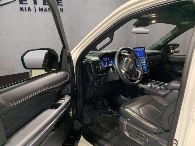2024 White Metallic Ford Expedition Max Platinum 4X4 SUV