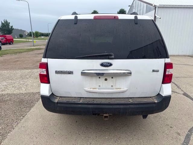 2010 White Ford Expedition SSV 4X4 SUV