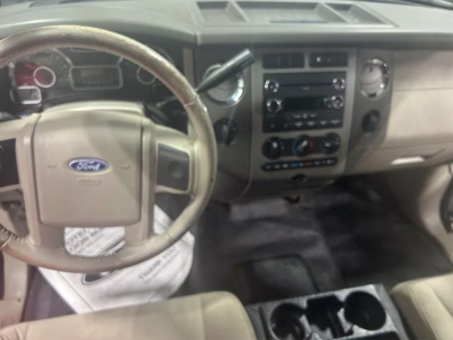 2010 Oxford White Ford Expedition XLT 4X4 SUV