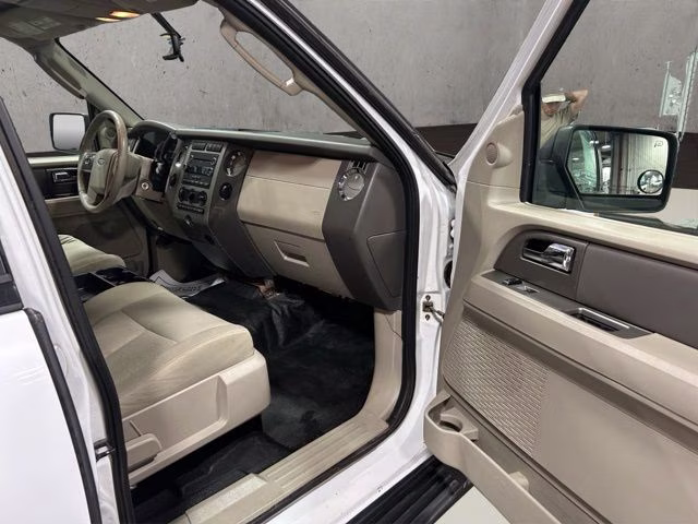 2010 Oxford White Ford Expedition XLT 4X4 SUV
