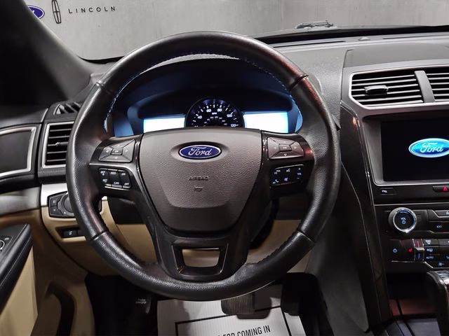 2017 White Gold Metallic Ford Explorer XLT 4X4 SUV
