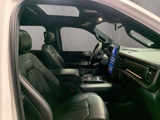 2024 White Metallic Ford Expedition Max Platinum 4X4 SUV