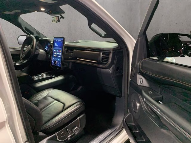 2024 White Metallic Ford Expedition Max Platinum 4X4 SUV