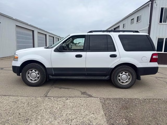2010 White Ford Expedition SSV 4X4 SUV