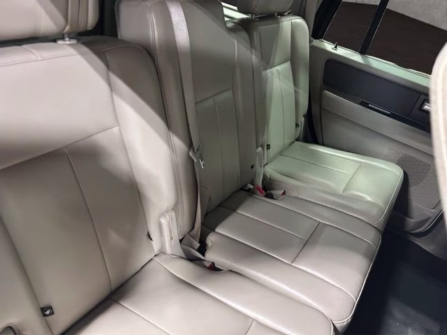 2010 Oxford White Ford Expedition XLT 4X4 SUV
