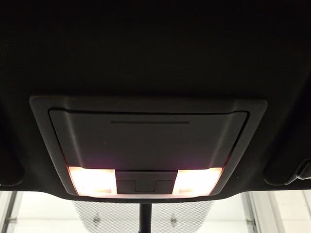 2017 White Gold Metallic Ford Explorer XLT 4X4 SUV