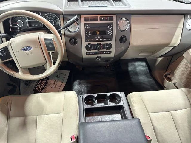 2010 Oxford White Ford Expedition XLT 4X4 SUV