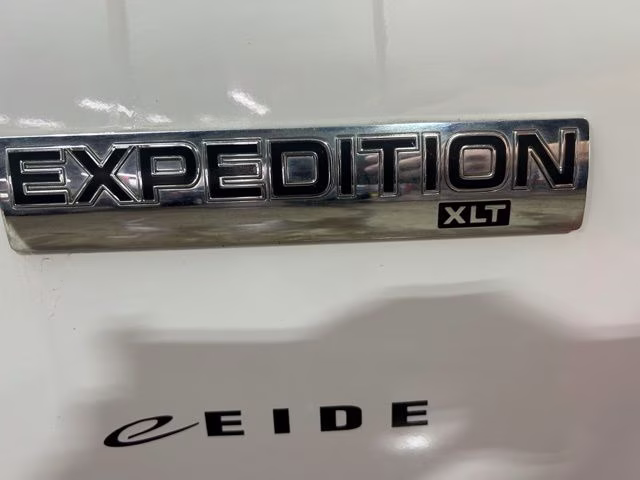 2010 Oxford White Ford Expedition XLT 4X4 SUV