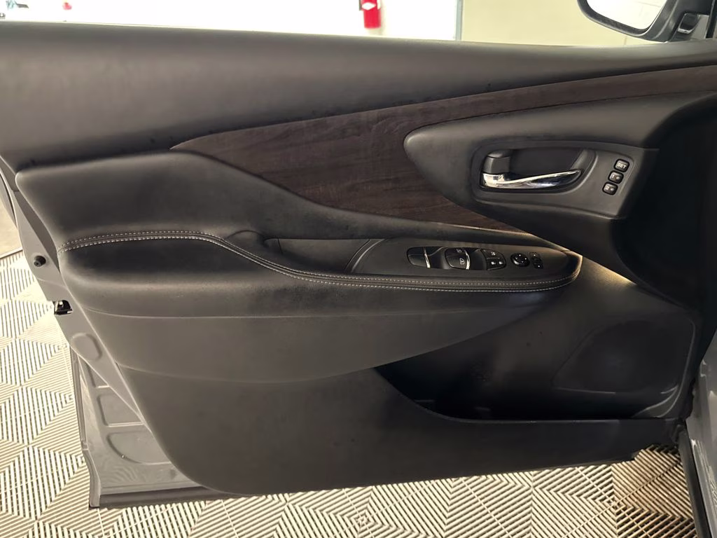 2021 Boulder Gray Pearl Nissan Murano Platinum AWD SUV