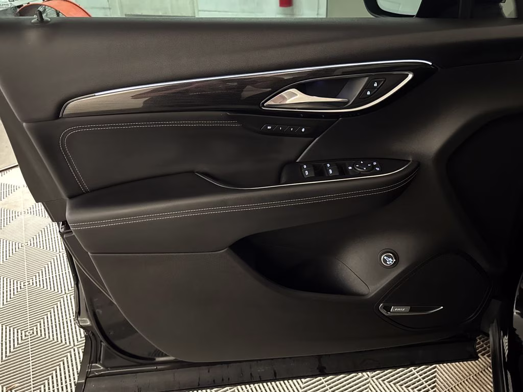 2022 Ebony Twilight Metallic Buick Envision Essence FWD SUV