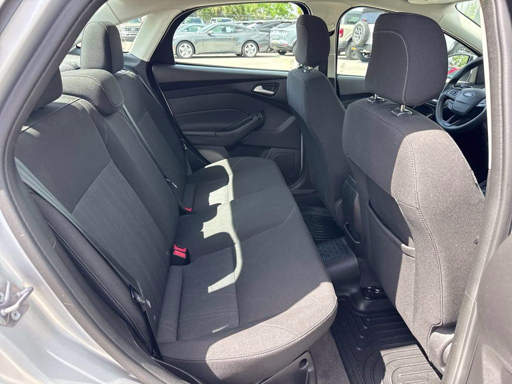 2018 Ingot Silver Ford Focus SE FWD Sedan