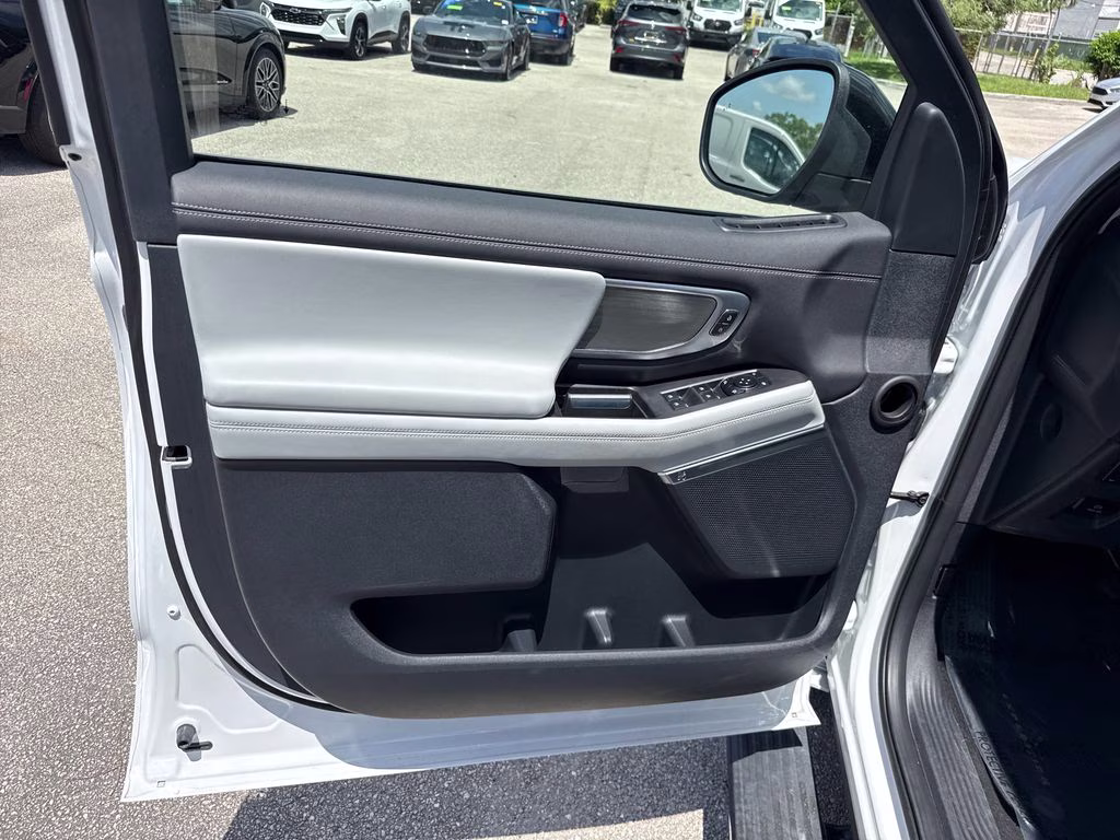 2025 Oxford White Ford Expedition Max Platinum 4X4 SUV