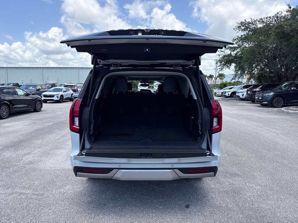 2025 Space Silver Metallic Ford Expedition Max Platinum 4X4 SUV