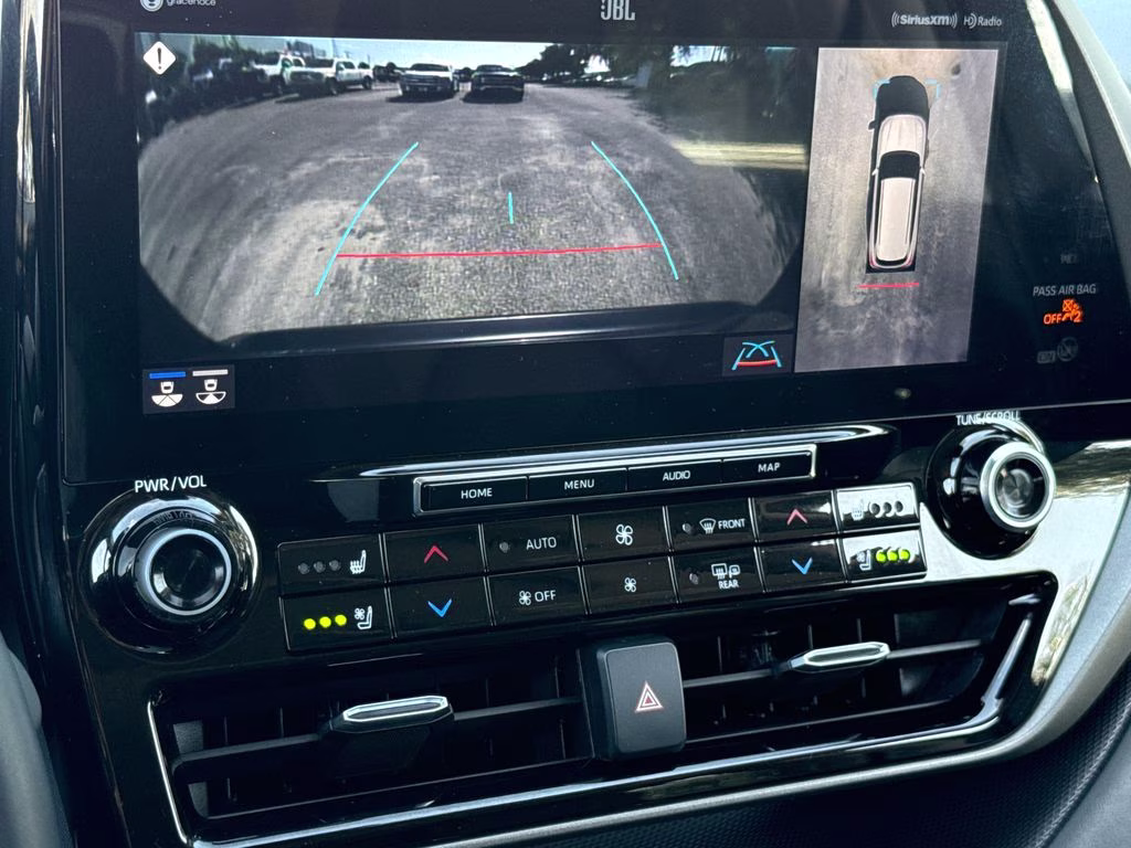 2020 Magnetic Gray Metallic Toyota Highlander Limited FWD SUV