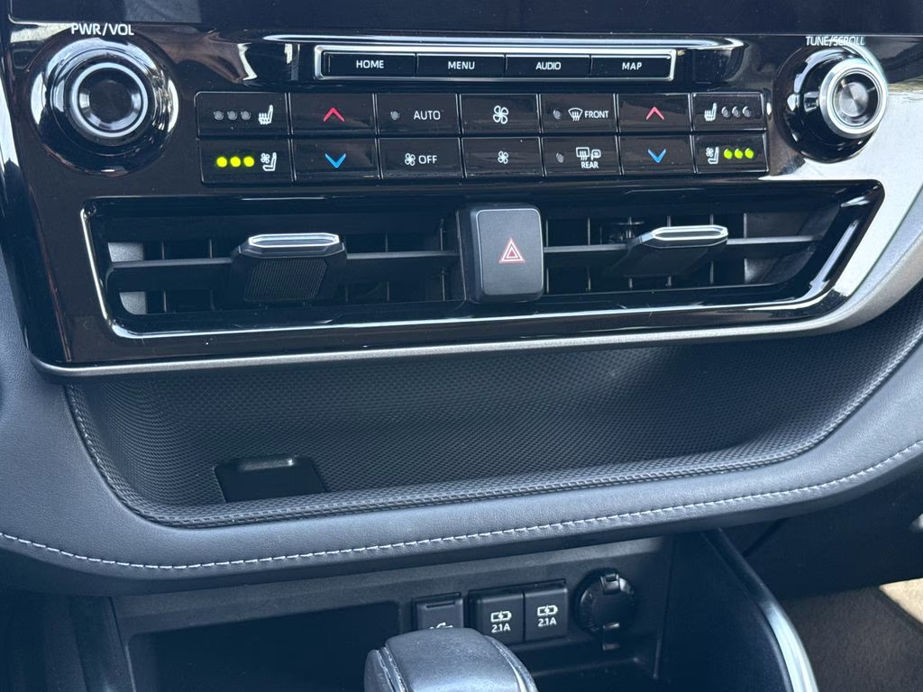 2020 Magnetic Gray Metallic Toyota Highlander Limited FWD SUV