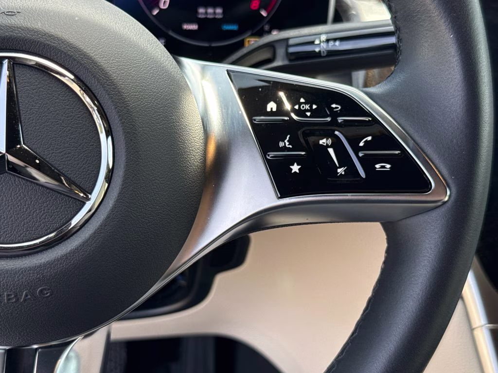 2025 Polar White Mercedes-Benz GLC GLC 300 RWD SUV