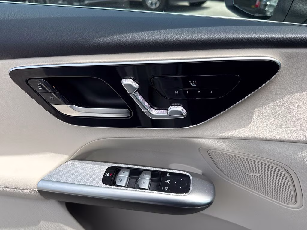 2025 Polar White Mercedes-Benz GLC GLC 300 RWD SUV