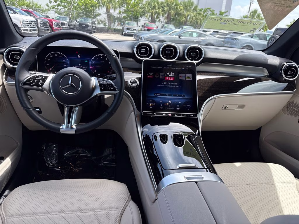 2025 Polar White Mercedes-Benz GLC GLC 300 RWD SUV