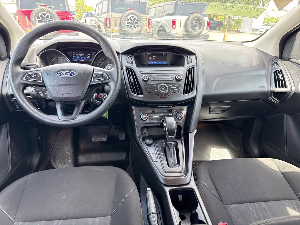 2018 Ingot Silver Ford Focus SE FWD Sedan